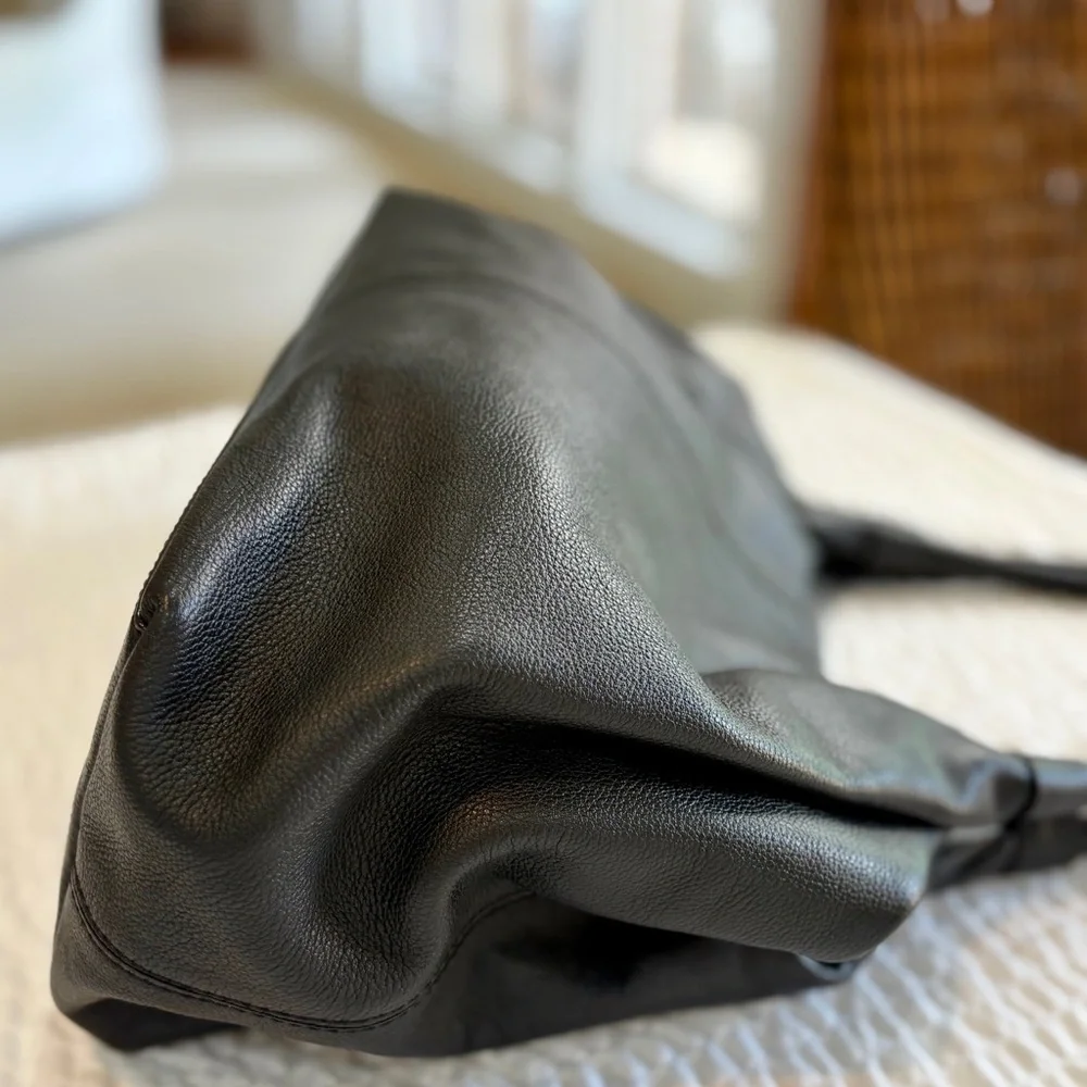 Kate Spade New York Street Stevie Shoulder Bag Black Leather Travel ready EUC ♠️